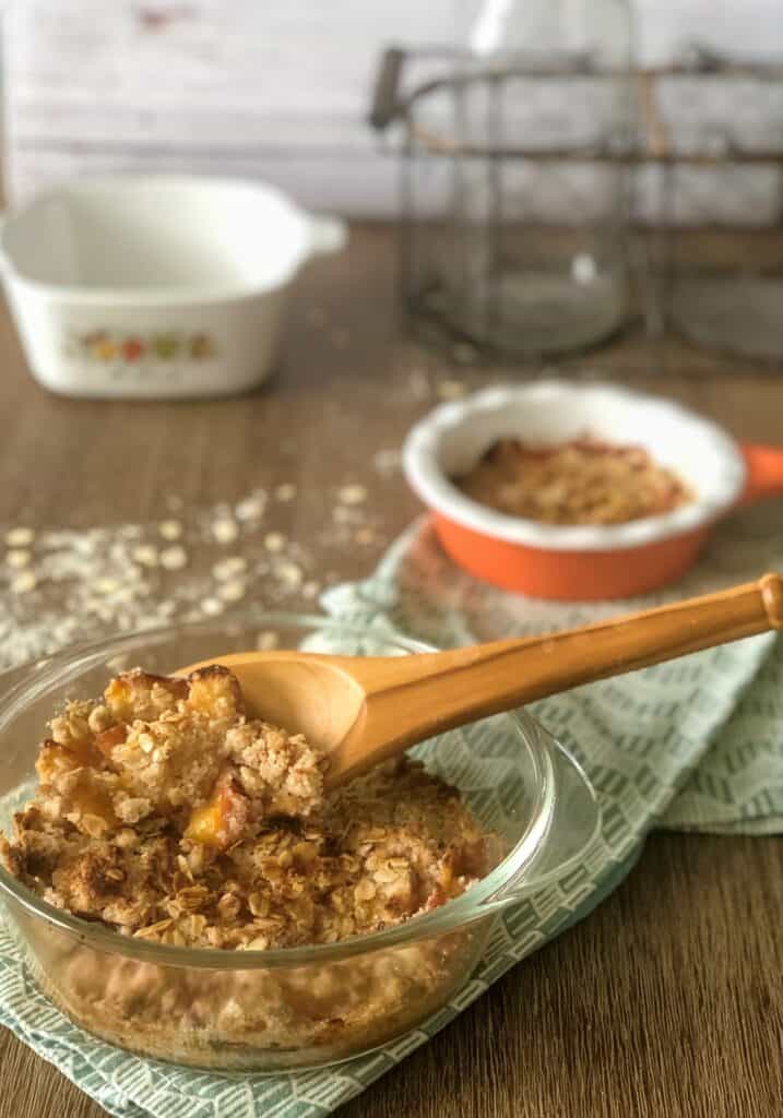 fresh peach and oat crumble