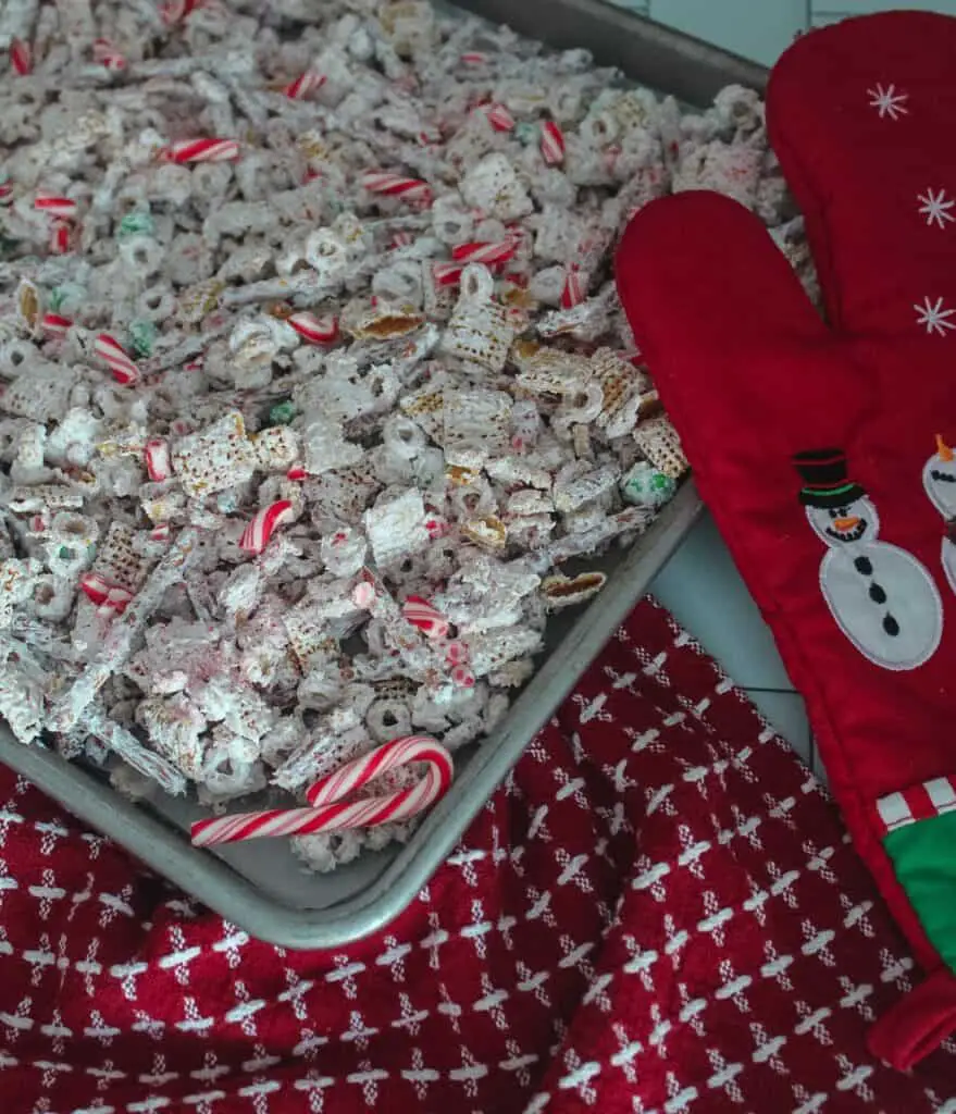 reindeer munch white chocolate chex mix