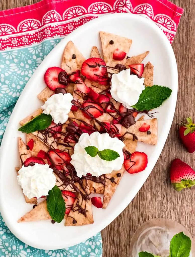 strawberry dessert nachos