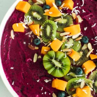 dragon-fruit-smoothie-bowl